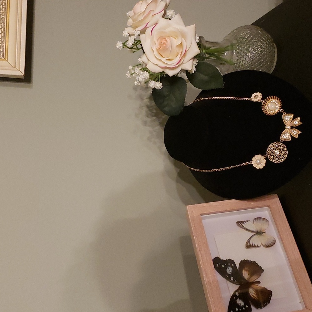 Lauren Conrad Goldtone and rhinestone bow necklace